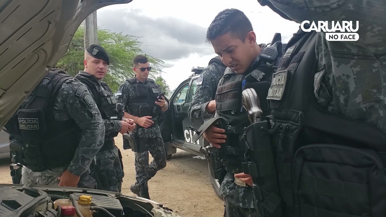 Bandidos trocam tiros com a polícia na BR-232 em Caruaru durante assalto