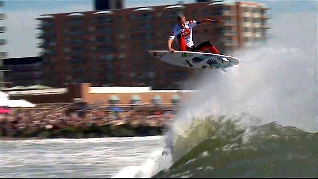 2012 SURFING ASP WORLD TITLE CONTENDERS OWEN WRIGHT
