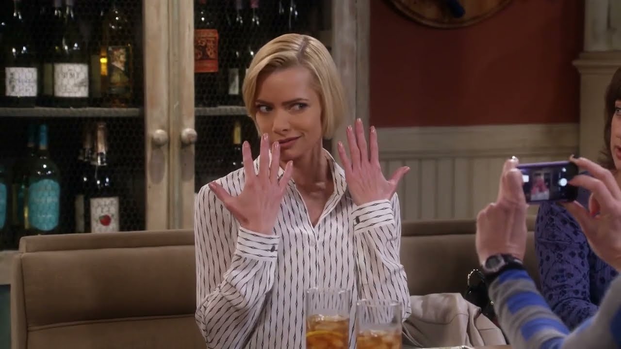 Mom - Christy, Bonnie, Wendy and Jill Accidentally Get High (4x12)