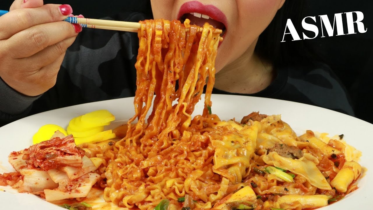 JIN STIR FRIED RAMEN NOODLES WITH DUMPLINGS & RICE CAKES ~ ASMR (No Talking)