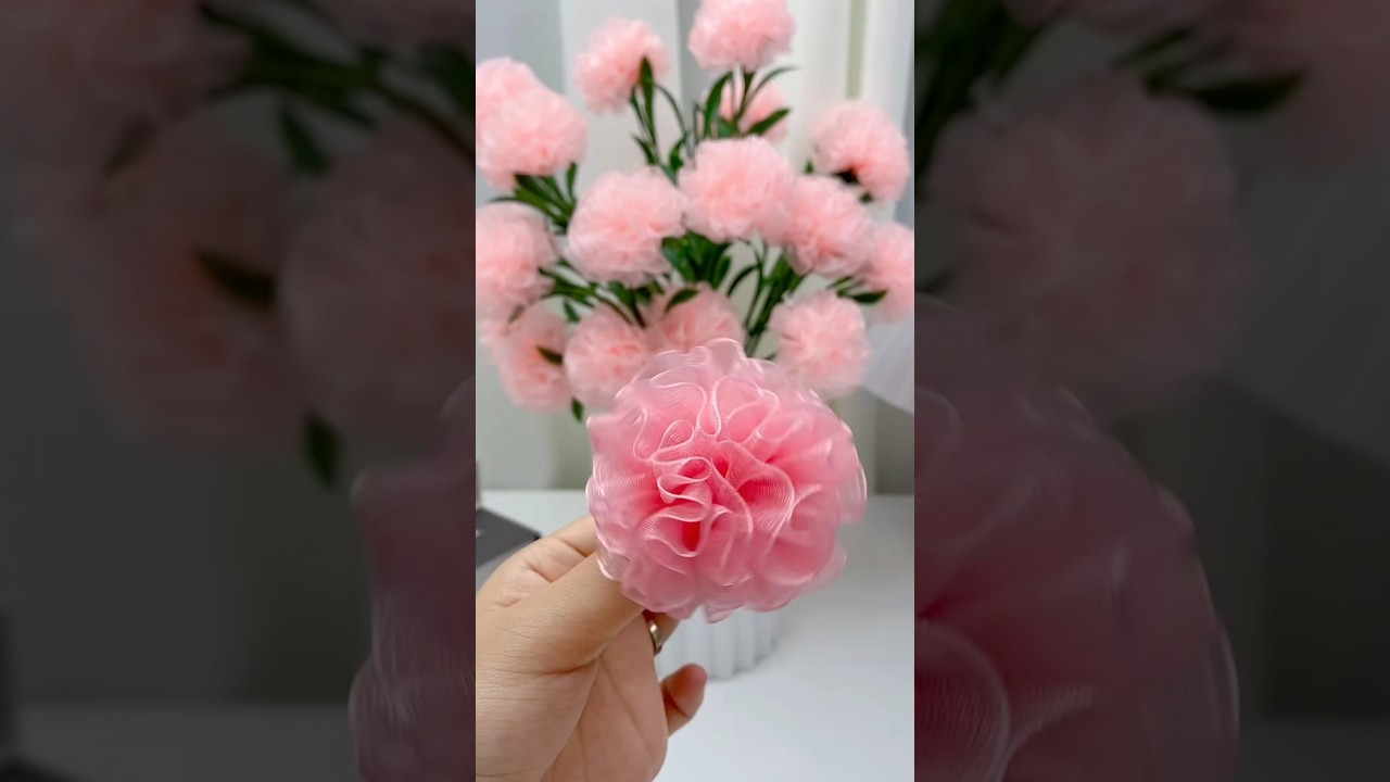 DIY ribbon carnation flower gift #diy #flowers #gift #craft #handmadegifts #rose #diycrafts #ribbon