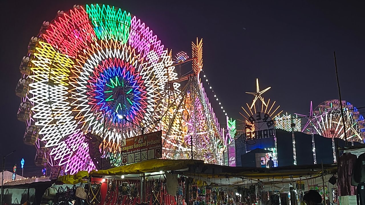 Ujjain Kartik mela fish tunnel 😍😍​#Mela#Fair#Festival​#IndianFestival​#IndianFair​#FunAtTheFair​#Car