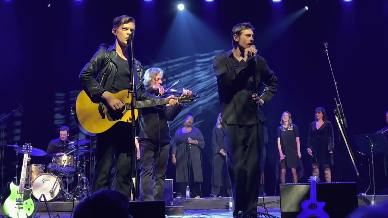 Gustaf & Viktor Norén - Dance Me to the End of Love (Cirkus Stockholm 2022-04-30)