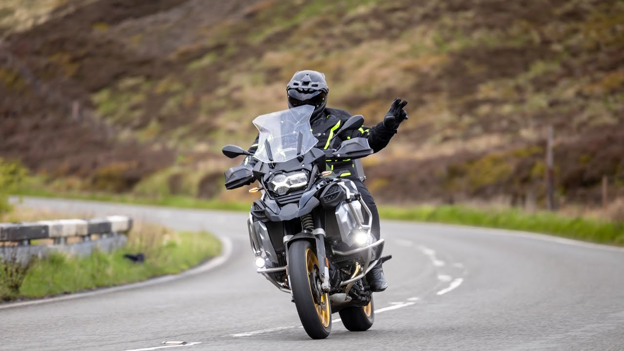 SNAKE PASS | BMW R1250GSA | AKRAPOVIC | RAW SOUND | 4K