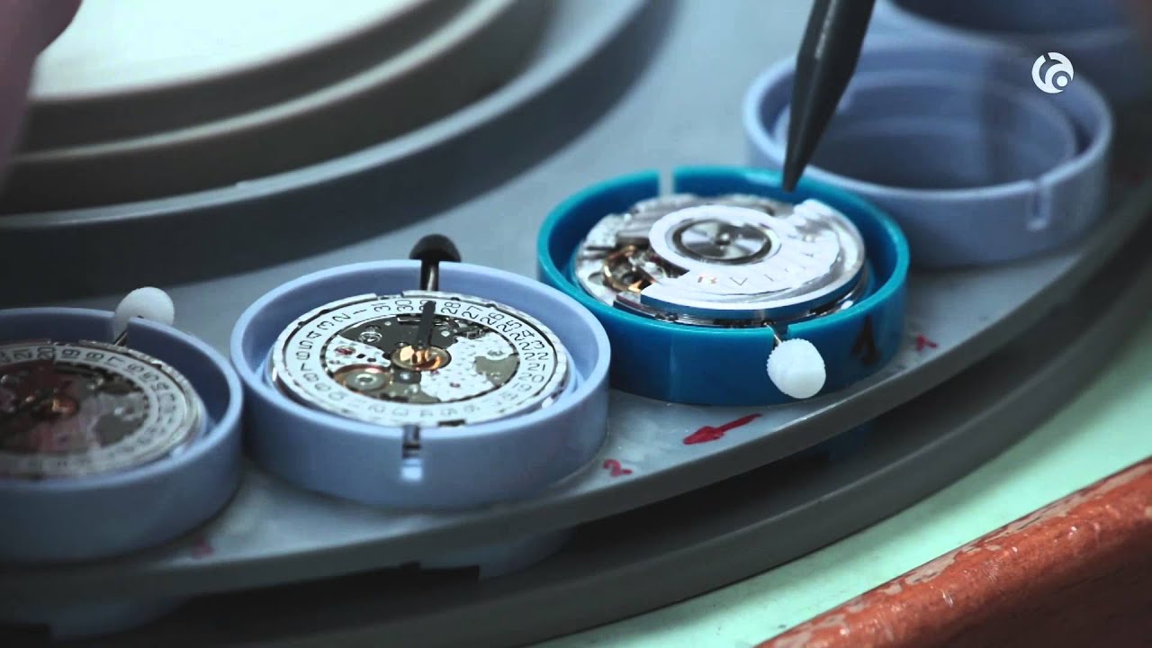 Emmanuel, opérateur en horlogerie chez Bulgari