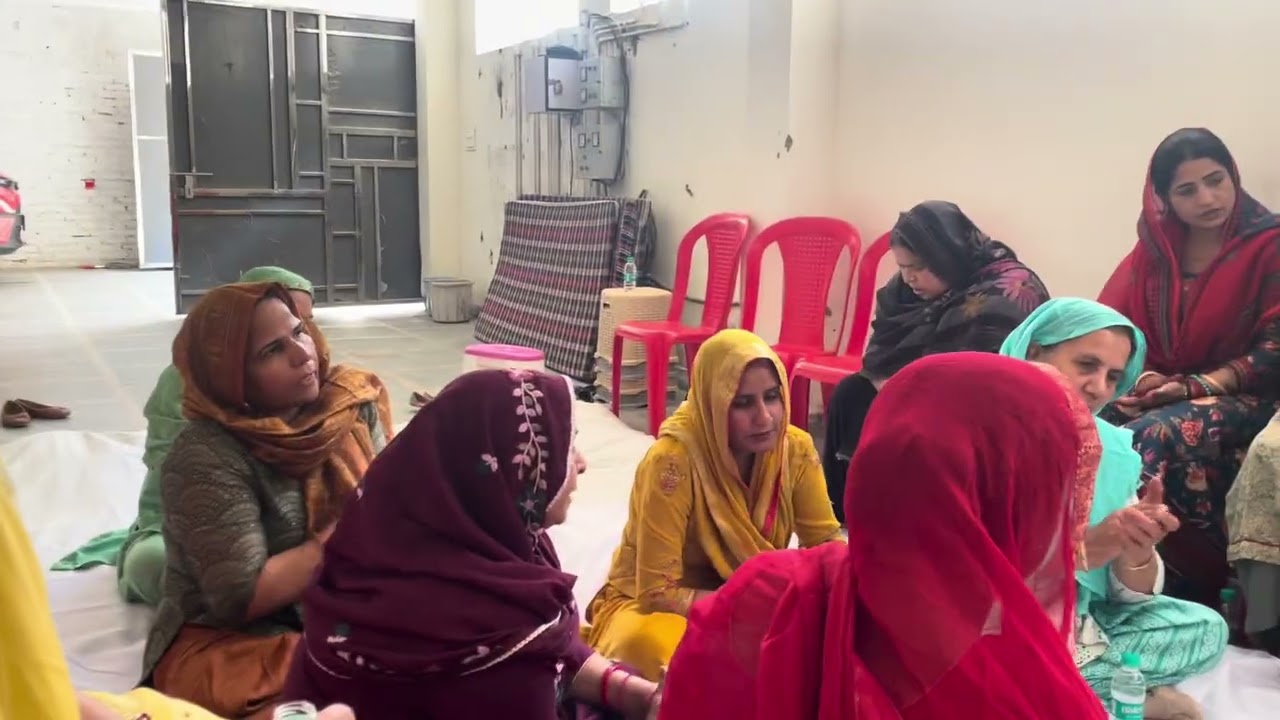 सुंदरियां ओड मैं भागो में गई थी ये मालन फुच्चे खा से लाए चुनरी  bhajan  🙏🏻😁👌🏻