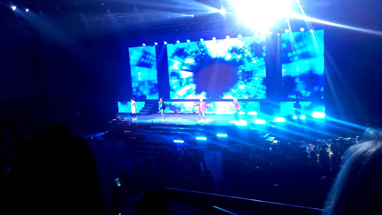 151204 SHINee 샤이니 - Beautiful K-POP in Prague