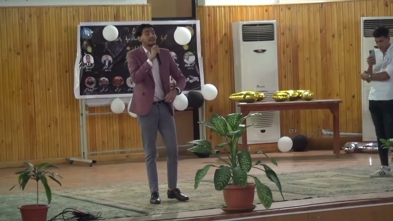 الفقرة الإنشادية الأولى للمنشد صالح الأزهري _ حفل تخرج الدفعة 42 بكلية الدعوة الإسلامية بالقاهرة