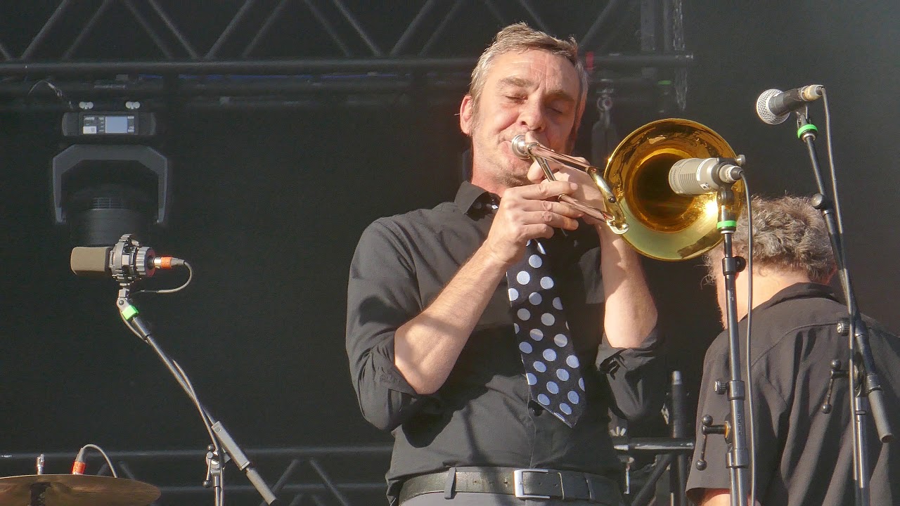 LES NEGRESSES VERTES...FÊTE DE L'HUMA.. 2019.. VOILÀ L'ÉTÉ....