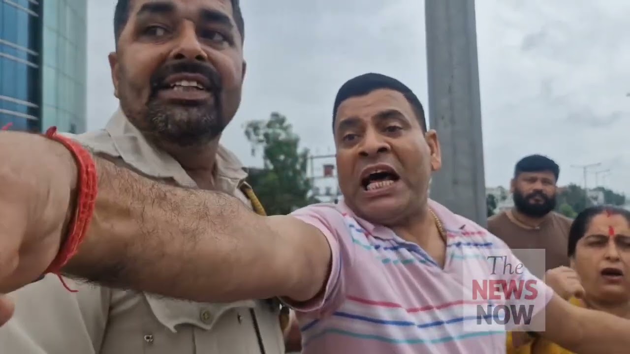 #ShockingNews #Hungama Jammu mein Mahilla ne Nikala Toka Shaream Gaddi Bajney ke Baad