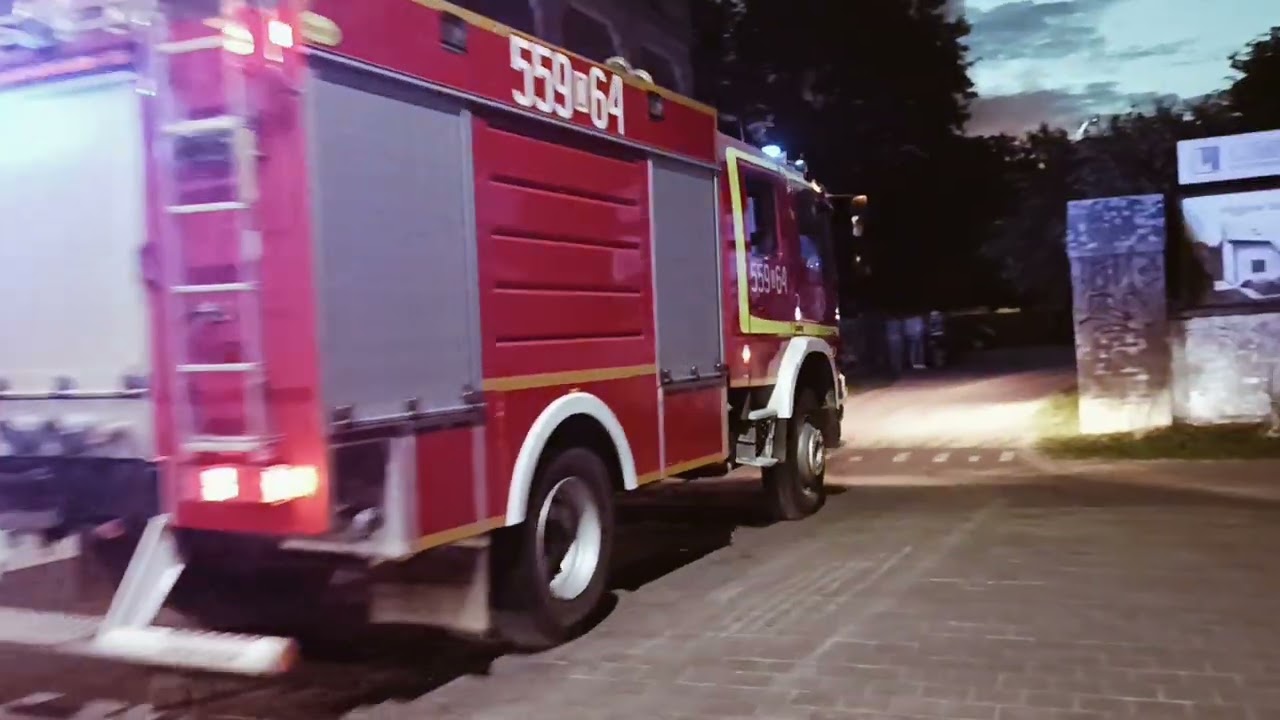 Dojazd 9 jednostek do pożaru XIX-wiecznego pałacu Stolbergów!
