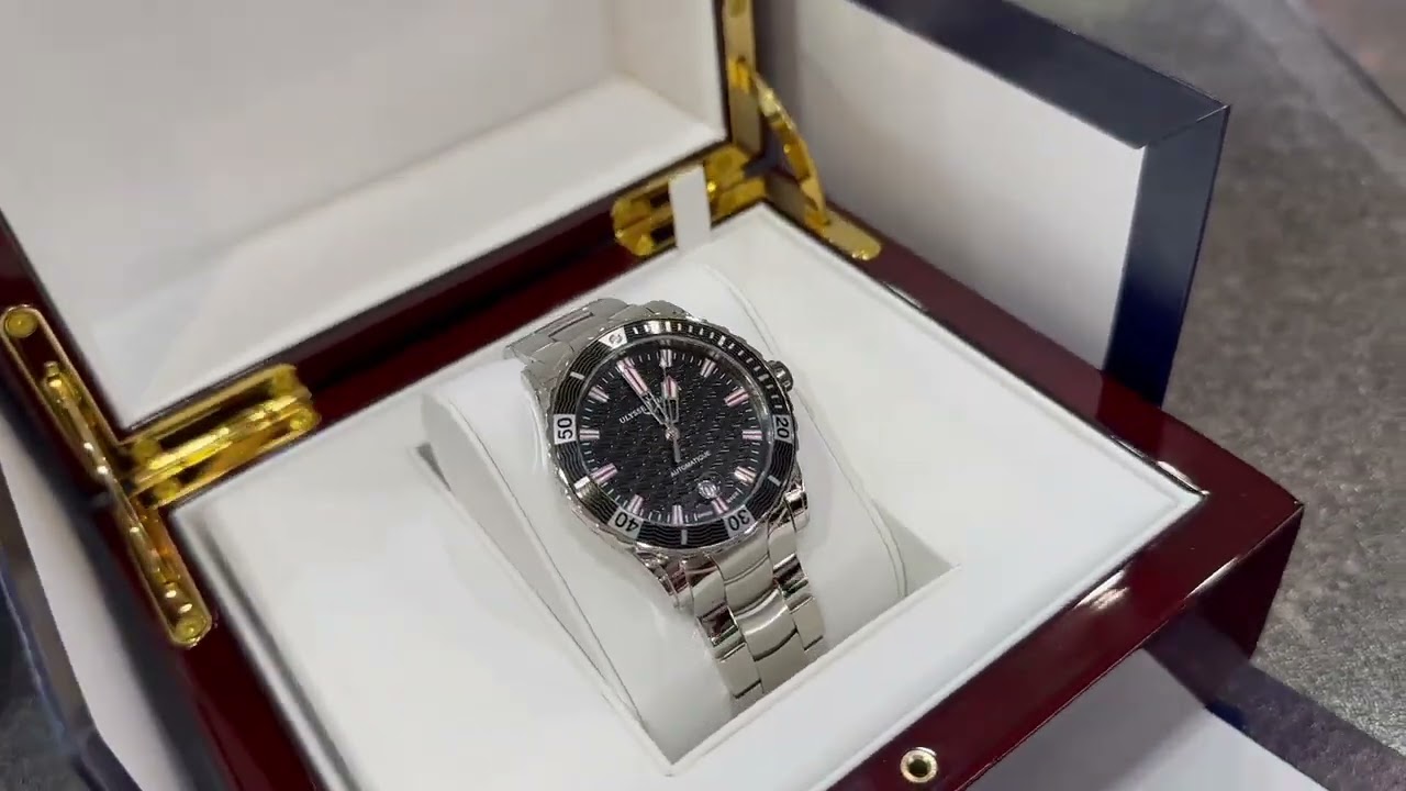 Часы наручные женские Ulysse Nardin Lady Diver 8153-180-7/02