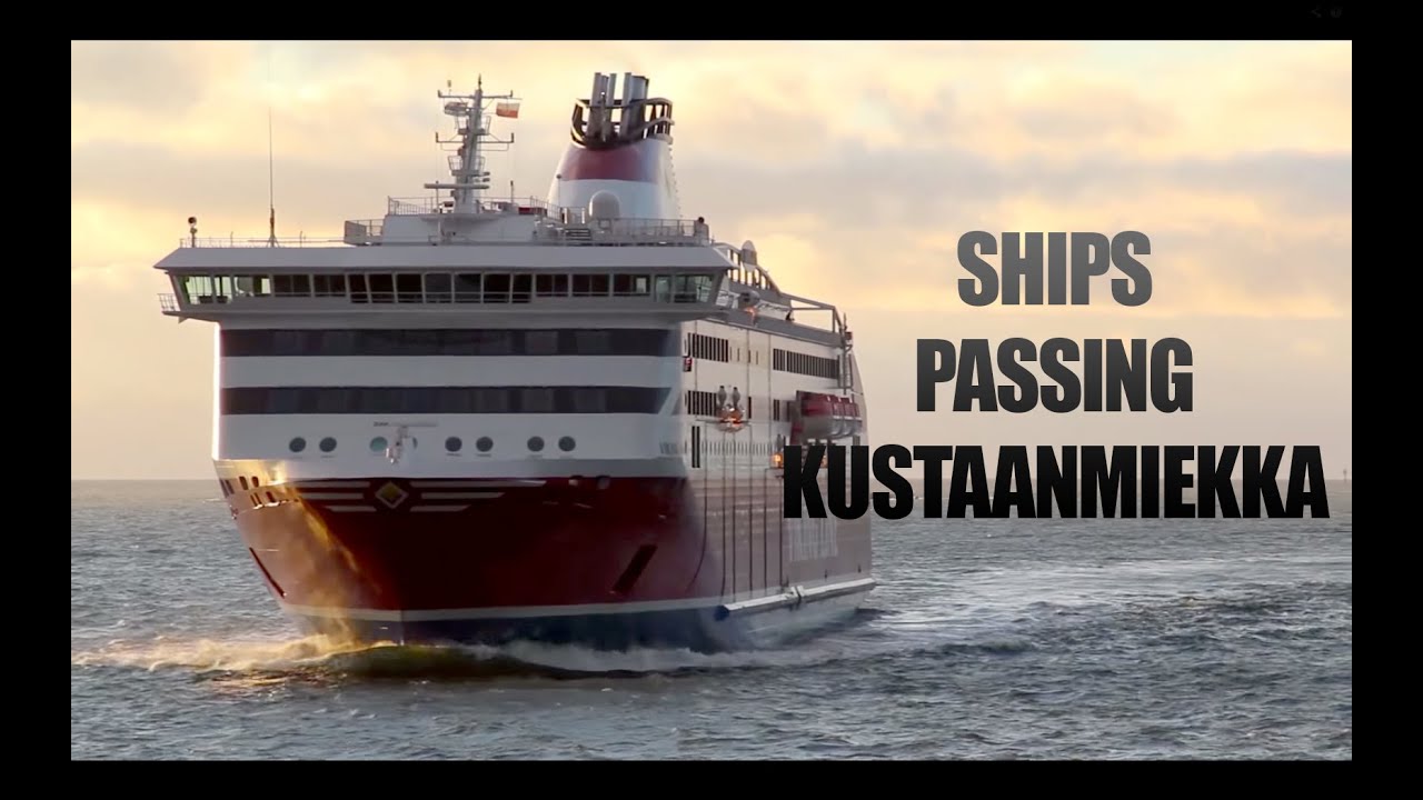 Winter morning: Ships passing kustaanmiekka strait