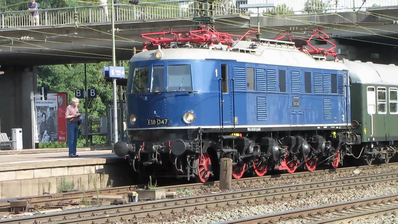 Sonderzug mit historischer E-Lok BR E18 047 verlässt Mainz - Bischofsheim