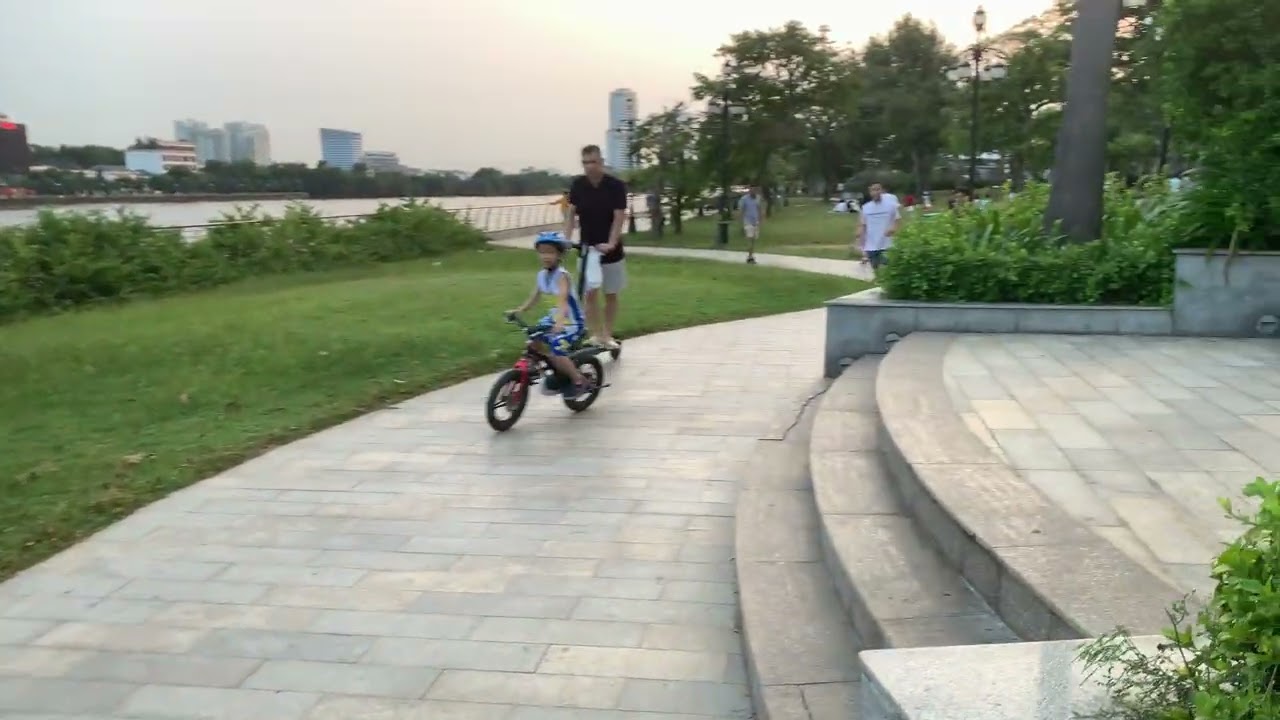 Buổi chiều tại công viên Vinhomes Central Park 8/2/2026