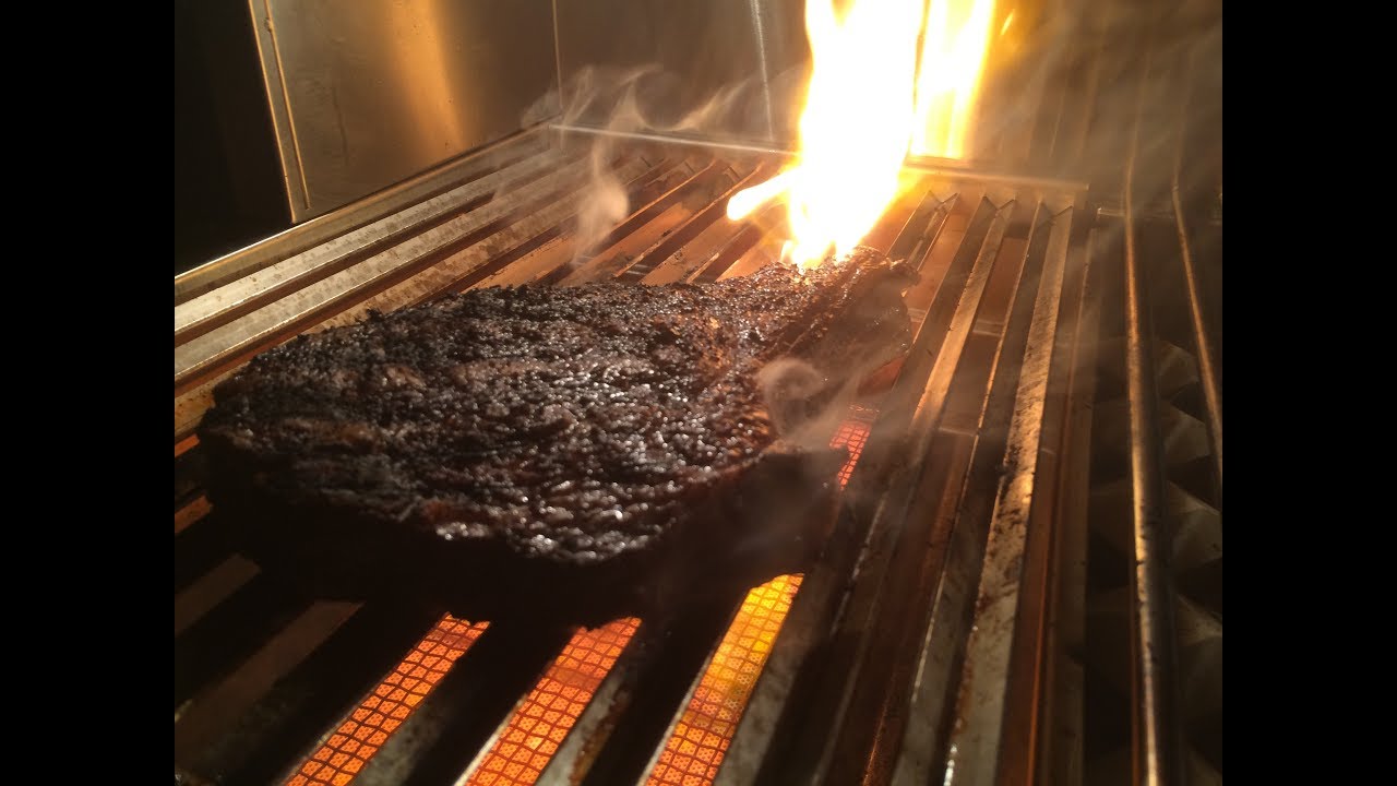 Alfresco Grill Review: Flare Ups! (Are a Good Thing)