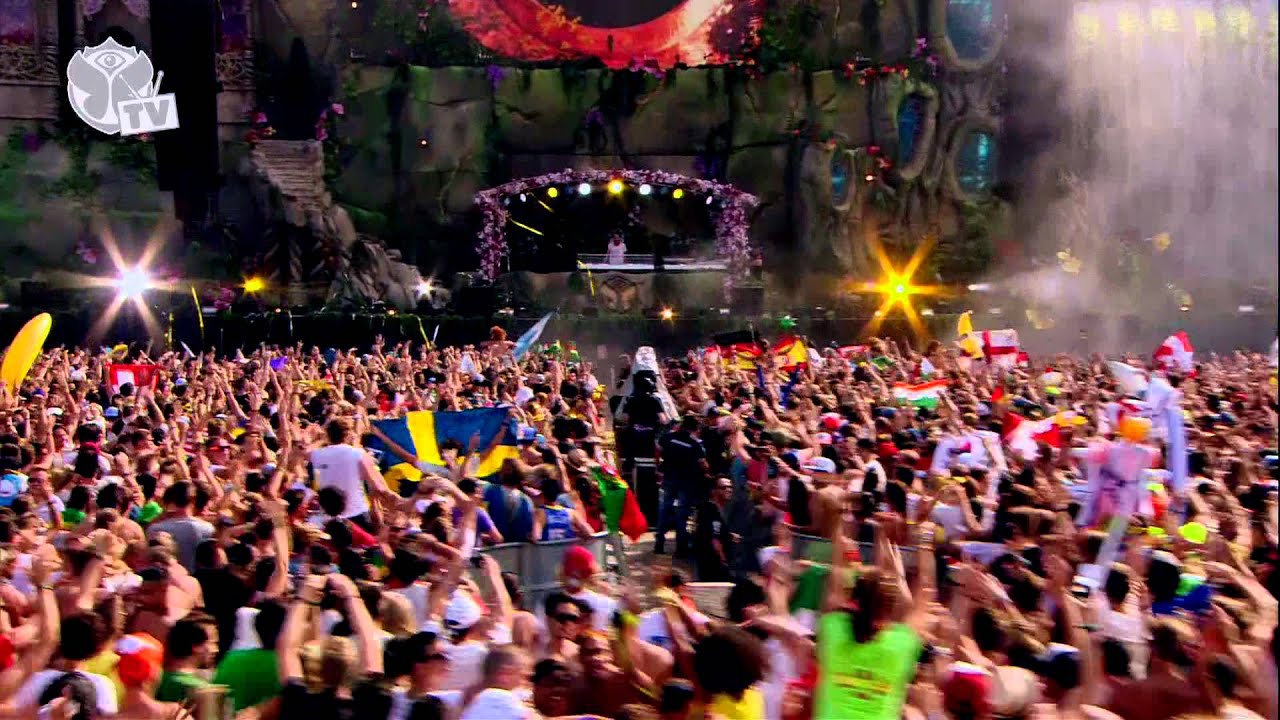 Tomorrowland 2013 - Toasting