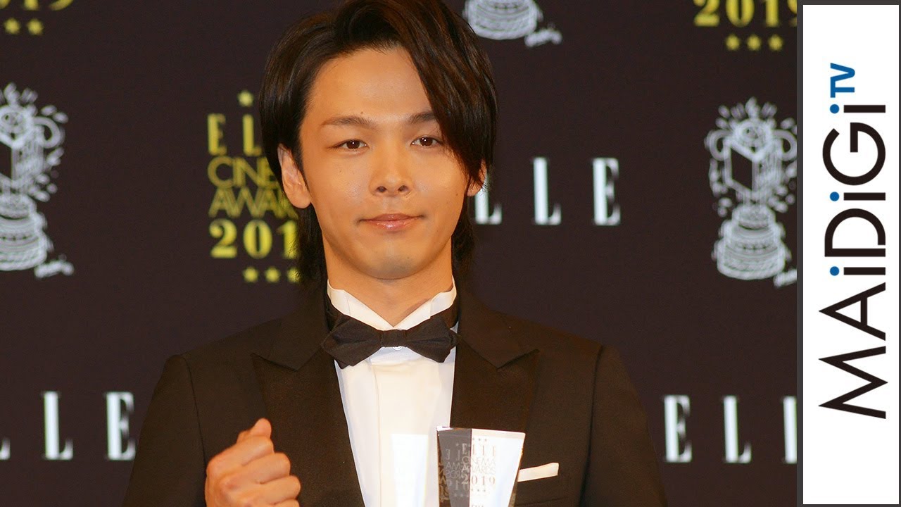 中村倫也、ディオールのタキシードで「五割増し」と照れ笑い　「エル シネマアワード2019」授賞式