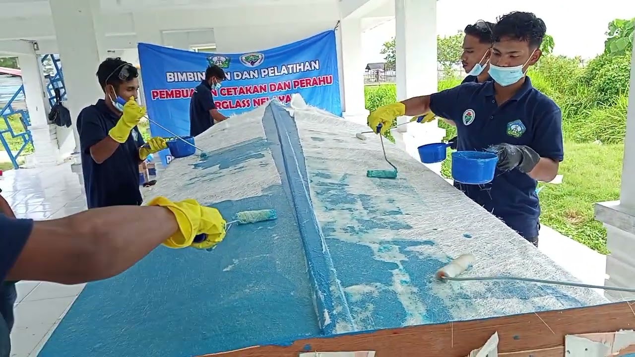 Pembuatan cetakan 🚤fiber glass #boat #fiberglass #ikan #fyp 