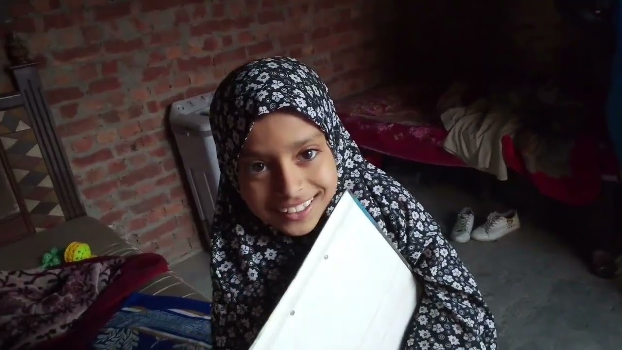 Bache nashta kar rahe hain or paper Karne school Jana hai
