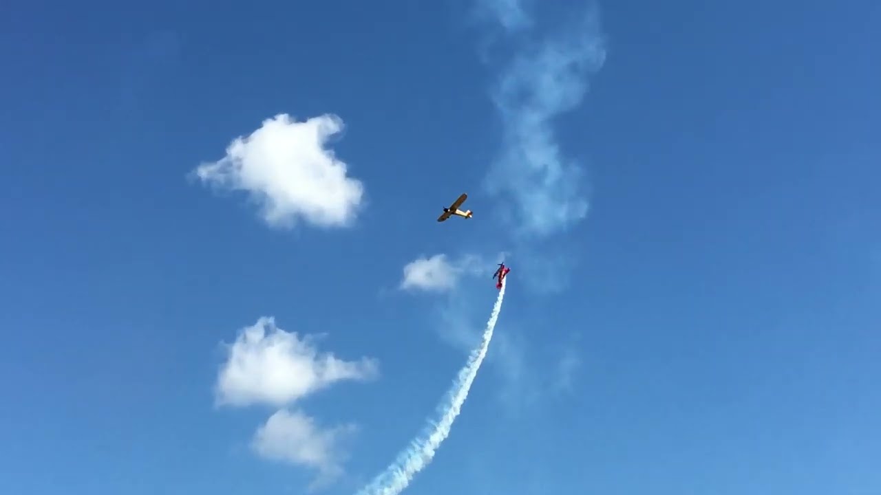 Melbourne Air and Space show 2019 - Civilian aviator flies into restricted airspace…