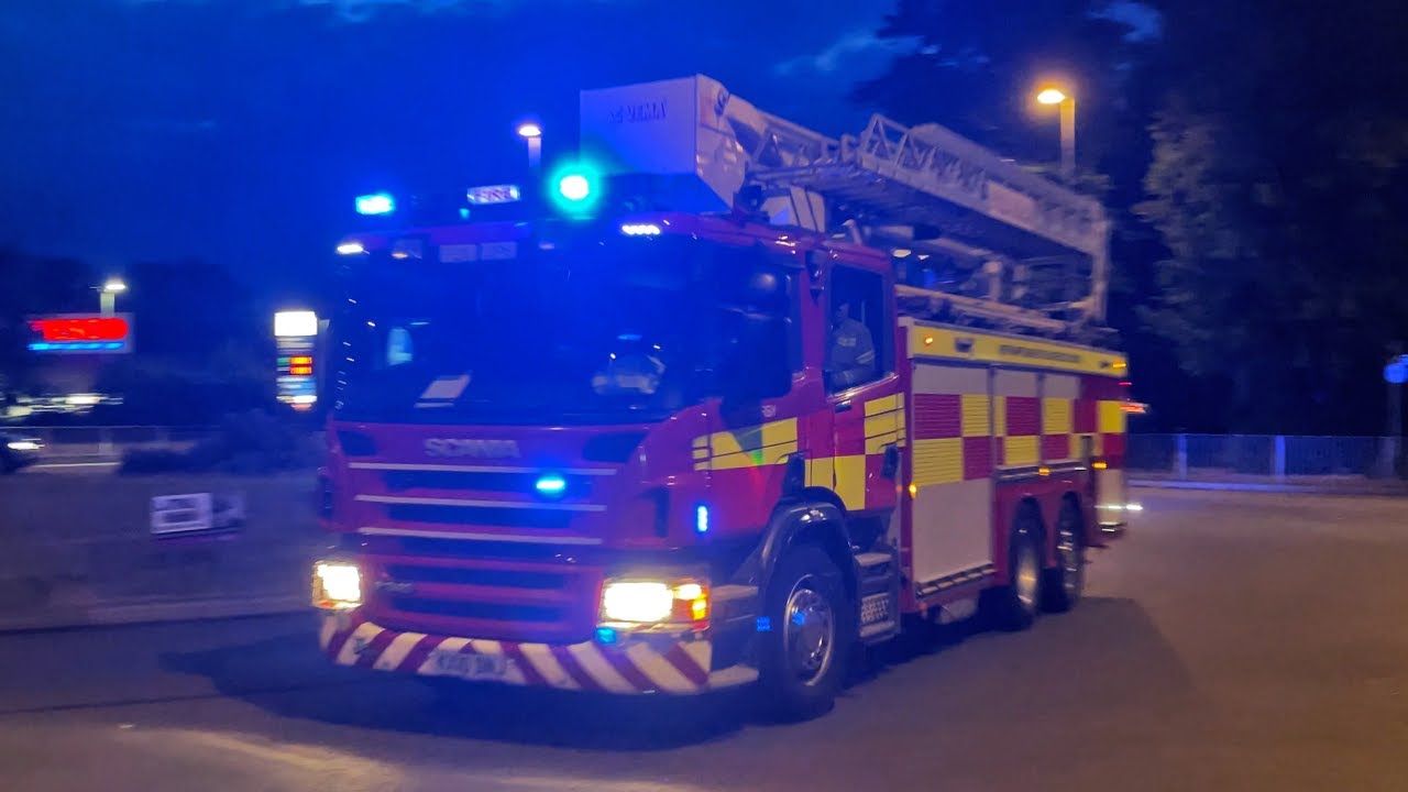 Multiple Fire Engines, CARP and Water Carrier Responding to a Large Commercial Fire!!
