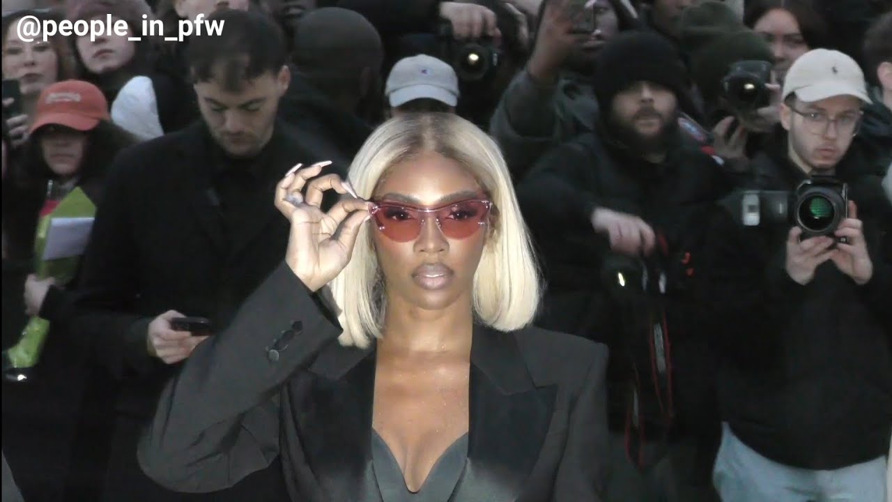 Tiwa Savage - Alexander McQueen Fall Winter 2023/2024 fashion show in Paris - 04.03.2023
