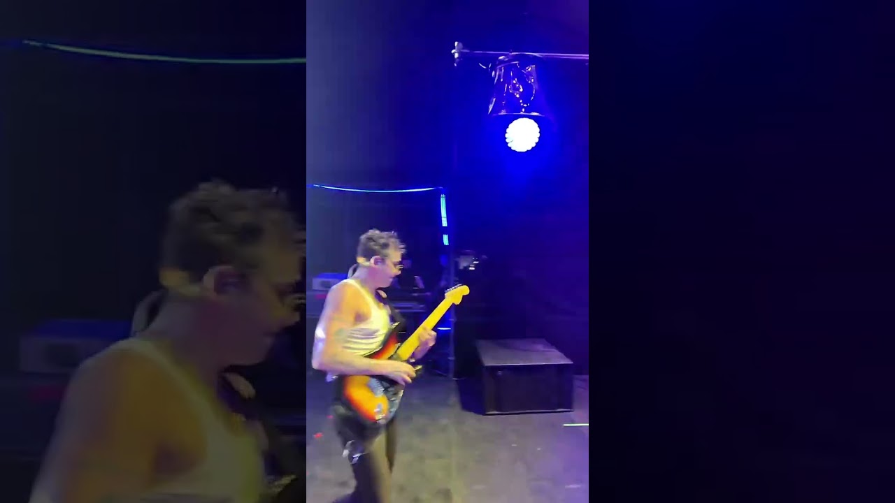 POV: You're playing an encore at the Isle of Light festival