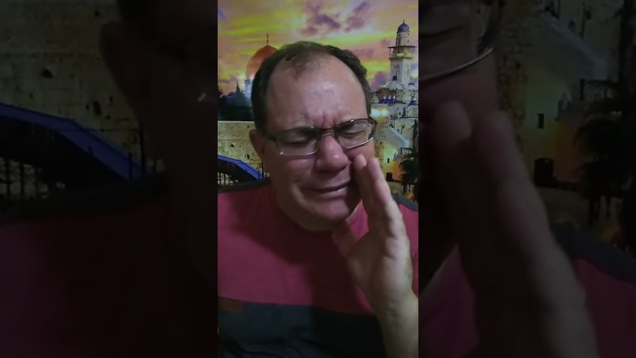 Anderson da CCB do prq;valência,Campinas:fazendo Live sobre a bíblia;ouçam....