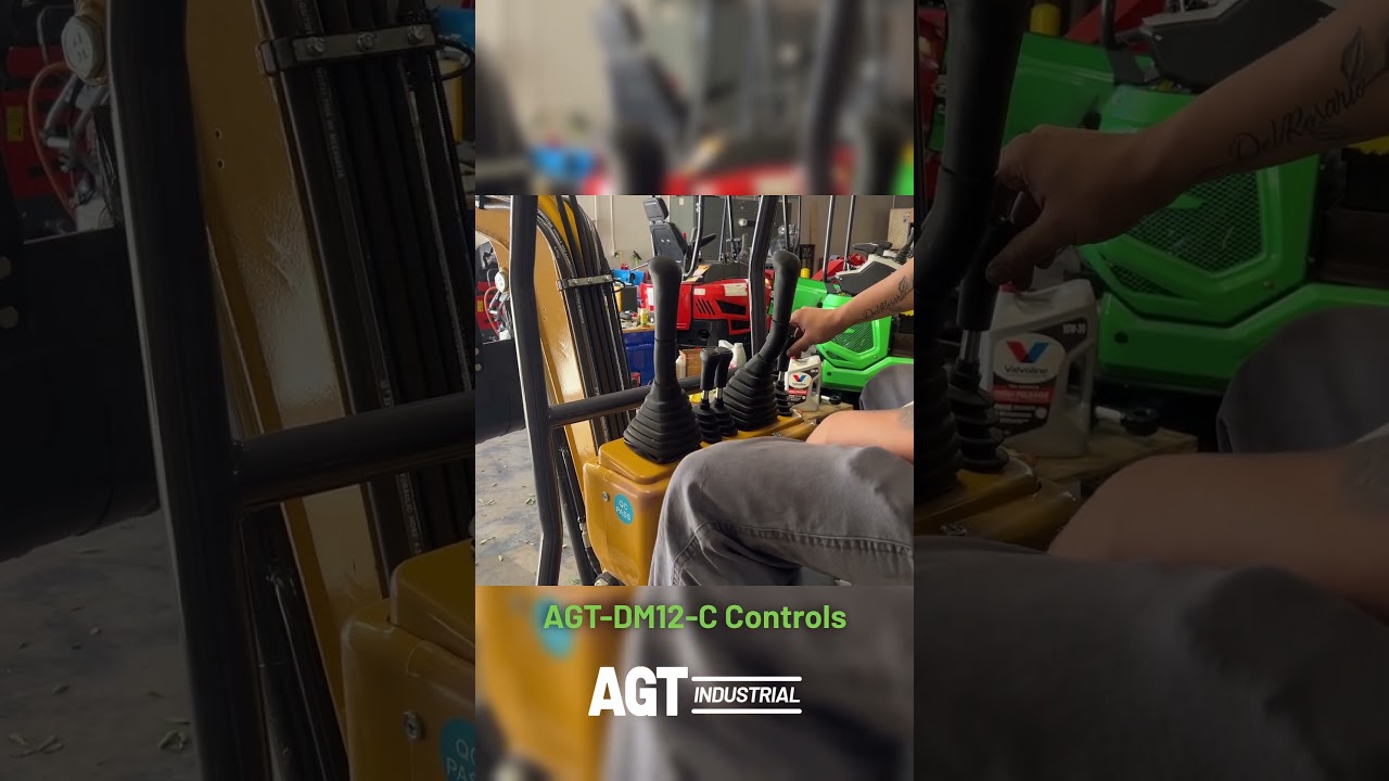 How to drive an AGT-DM12-C Mini Excavator