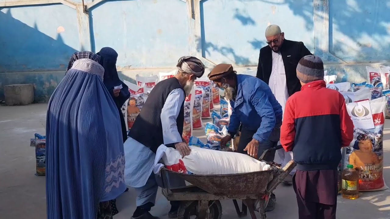 Bayat Foundation helps needy families in Kunduz