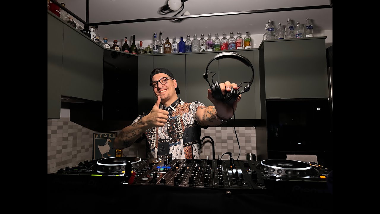Picu's Friday Special LIVE STREAM - (Fred Again..,Skrillex  inspired mix) powered by RenTech