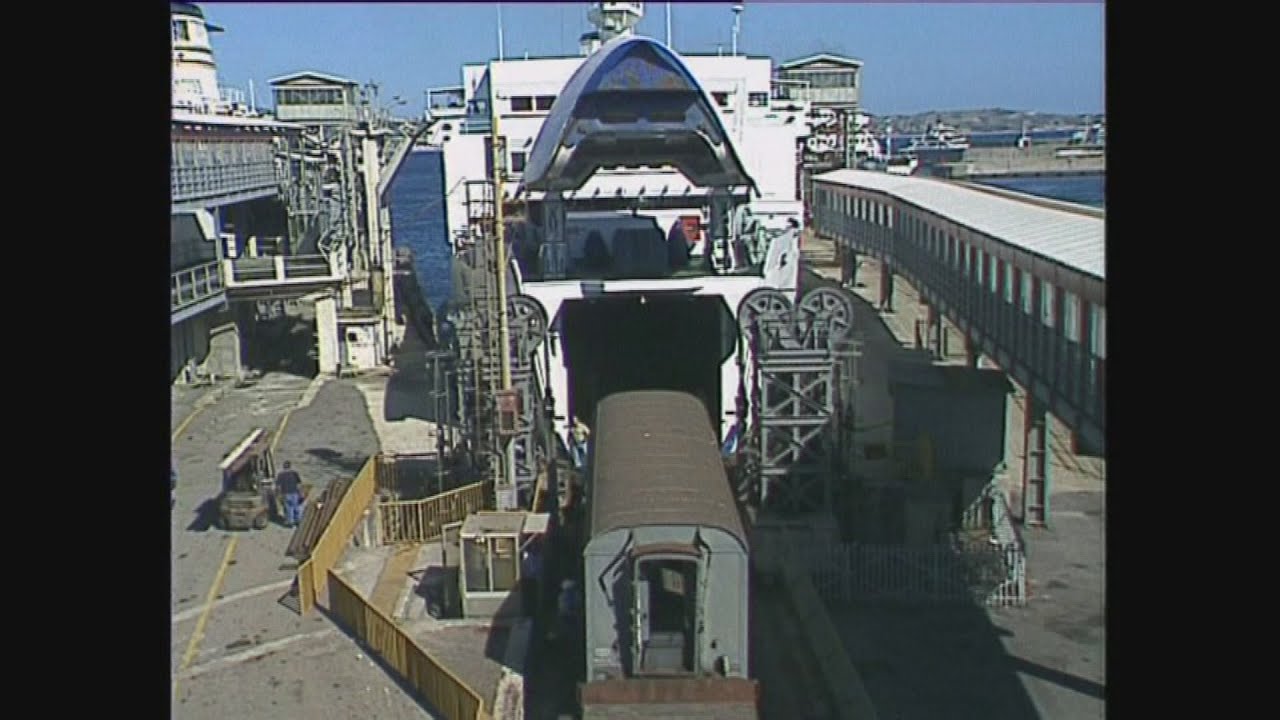 IN TRENO SULLE NAVI - il traghettamento dei treni nello Stretto di Messina di Gianpiero Capecchi