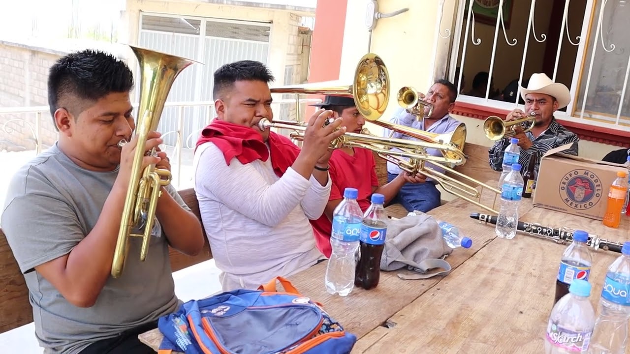 🎶🎶ESTA BANDA ES DE BUENOS GUSTOS - LA BANDA DE LA COL. LÁZARO CARDENAS TOCA DE ESTA MANERA🎶🎶