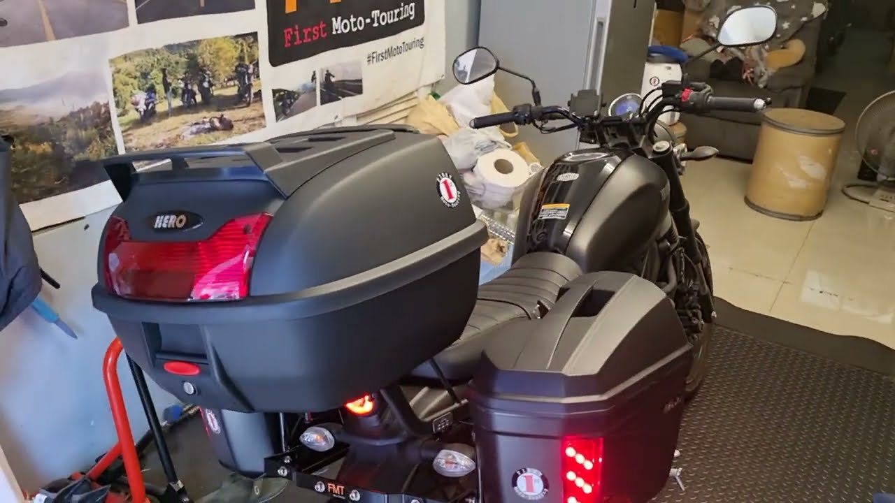Yamaha XSR ติดตั้งกล่องข้างพร้อมแร็คข้าง HERO X23 แร็คท้ายและกล่องท้าย HERO T40 ครบชุดทัวริ่ง