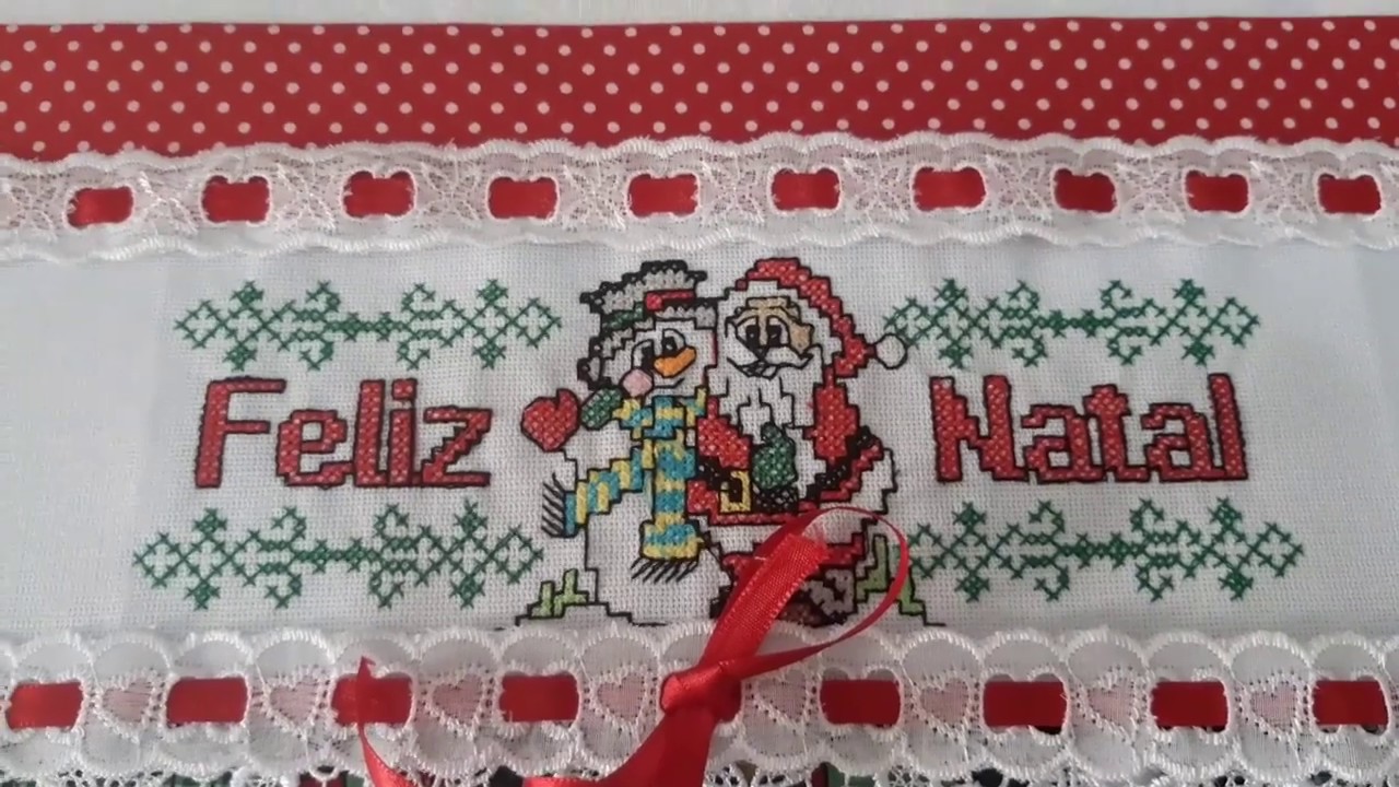 Pano de prato com faixa de ponto cruz. Compre a faixa já bordada em nossa loja virtual