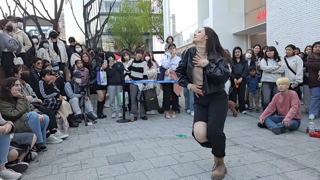 #kpop #홍대버스킹 #원오브(ONE OF) (ft.guest_Black Mist_Alina) (#TWICE-SET ME FREE)