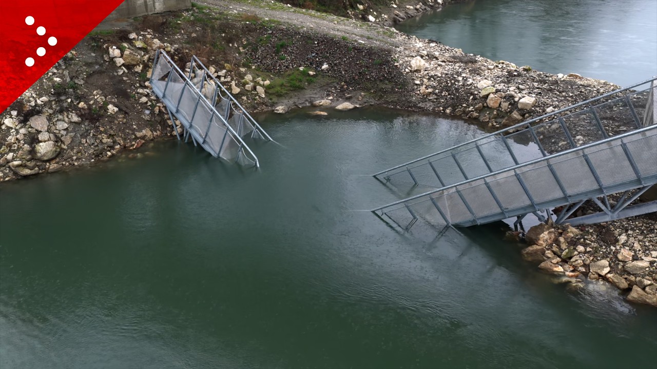 Crollato tratto ponte ciclopedonale sull'Adda in attesa del collaudo
