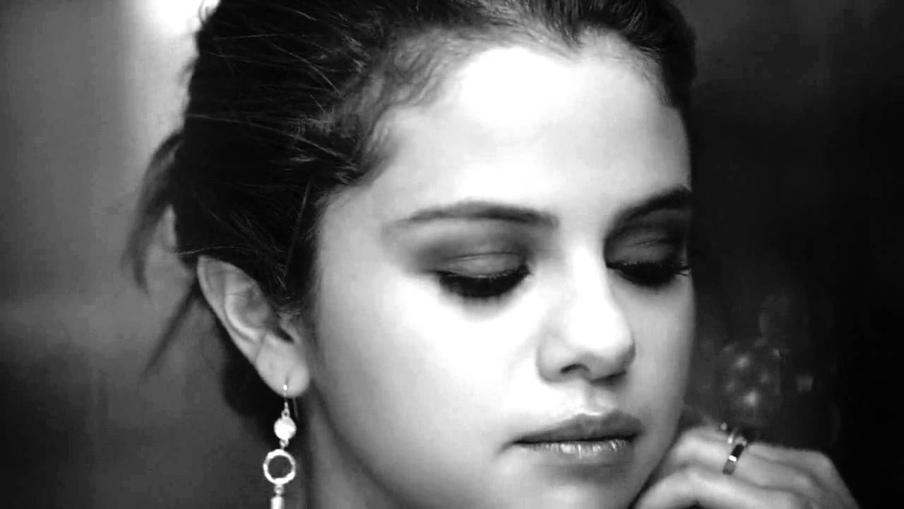 The Heart Wants What It Wants by Selena Gomez (Empty Arena Effect)