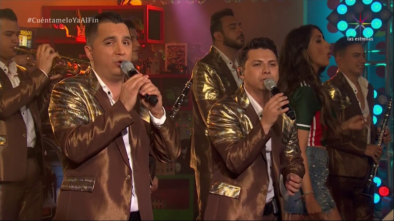 La Arrolladora Banda El Limón De René Camacho - Entre Beso Y Beso en Cuéntamelo Ya Al Fin