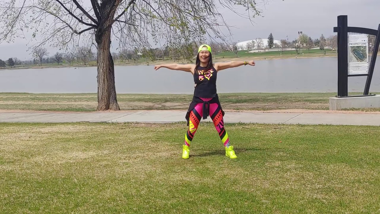 Muevelo - Mega Mix 77 - Zumba with Kyong