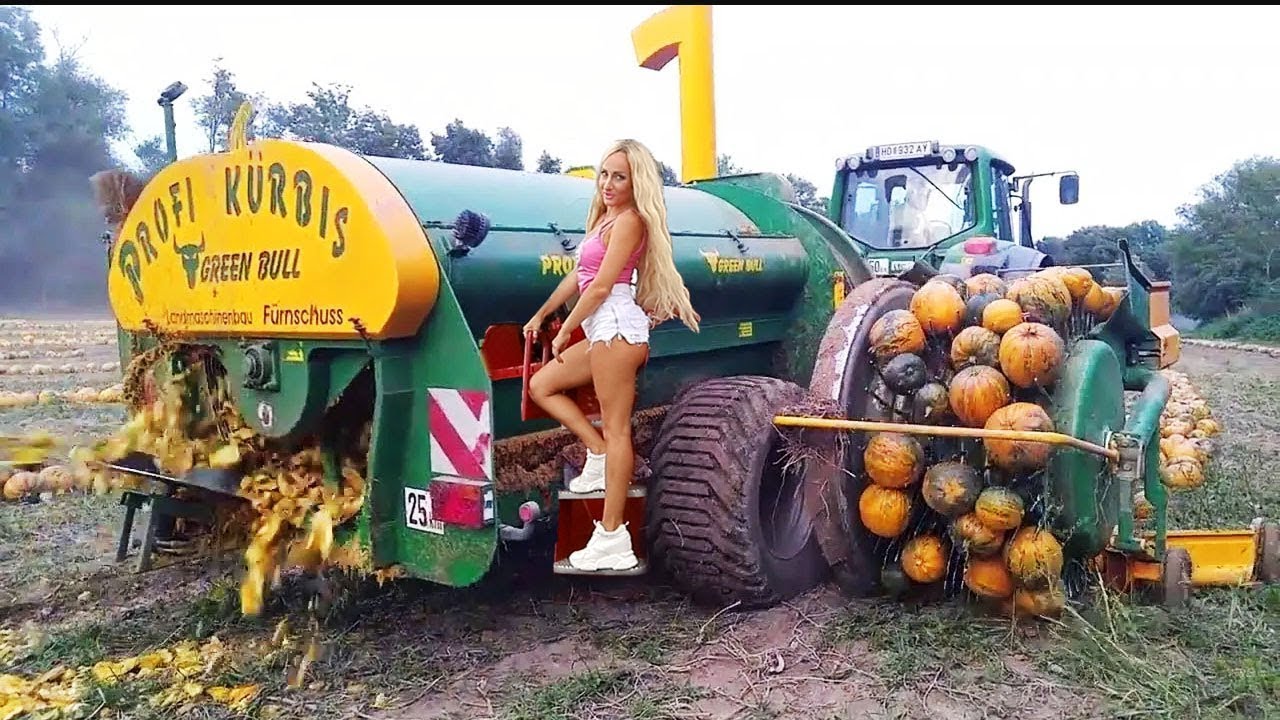 Field Fertilizer John Deere VOLVO Pretty Girl Tractor Driver Combine Harvester Machines Cultivator