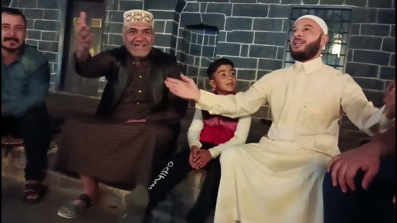 سعيد القادري وابنه جديد مع السيد شهلان الدليمي لقاء عفوي في مكه المكرمة