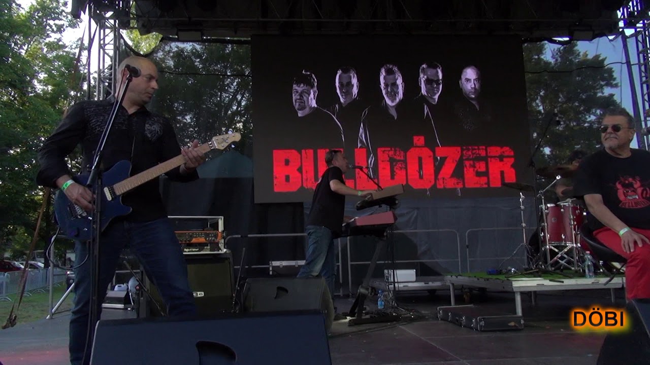 Bulldozer : Nagy test nagy élvezet.