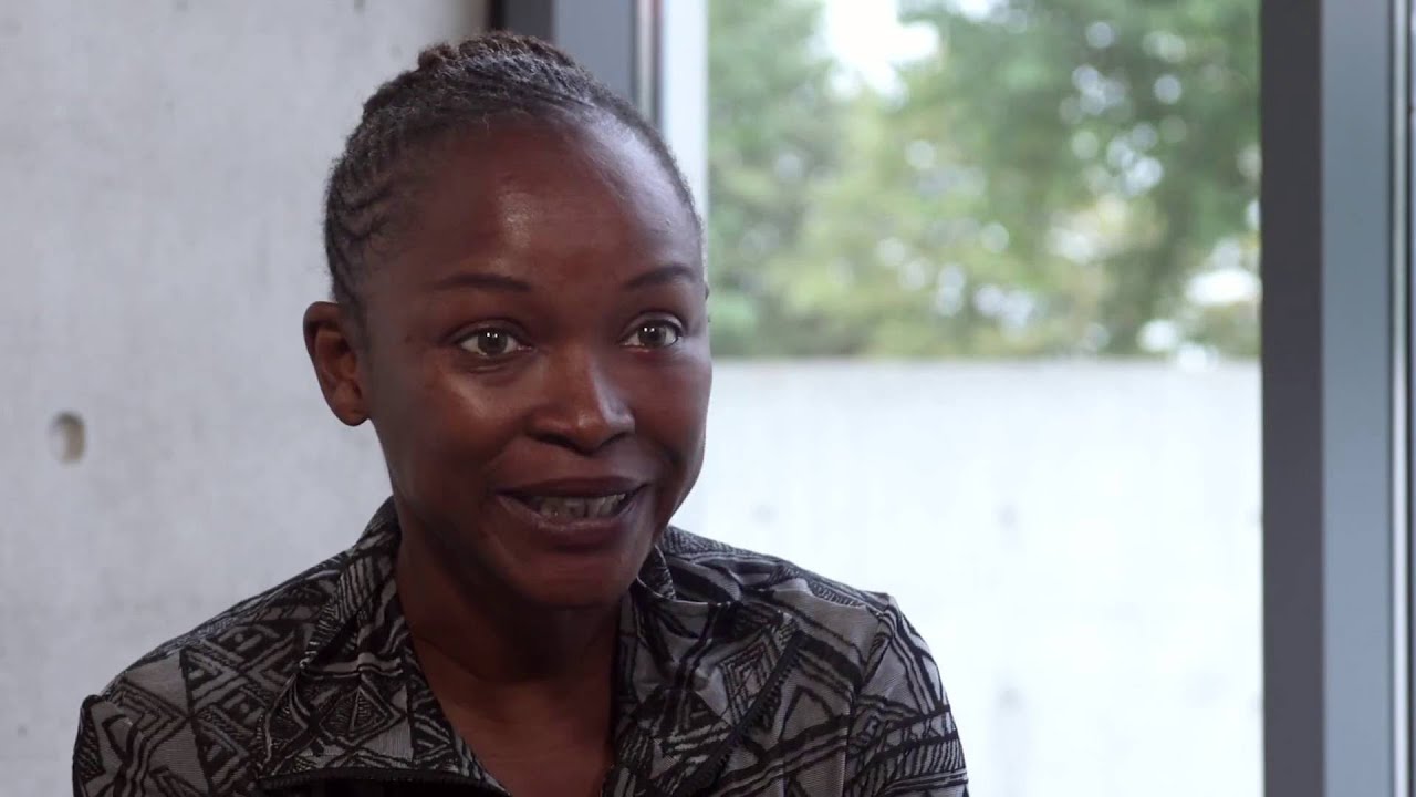 «Hi ha una generació que està canviant la imatge de l'Àfrica»Entrevista a Koyo Kouoh, comissària