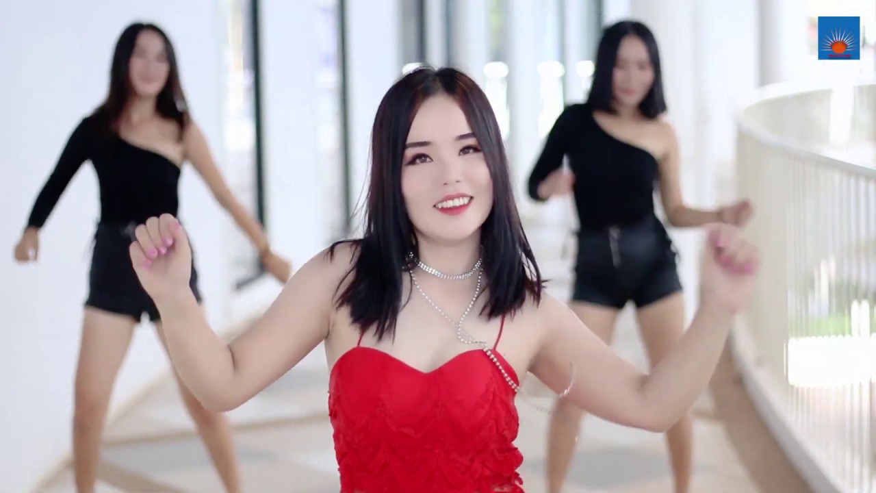 Mob Laug Rau Neeg Zoo Nraug MV by Celesna Lor