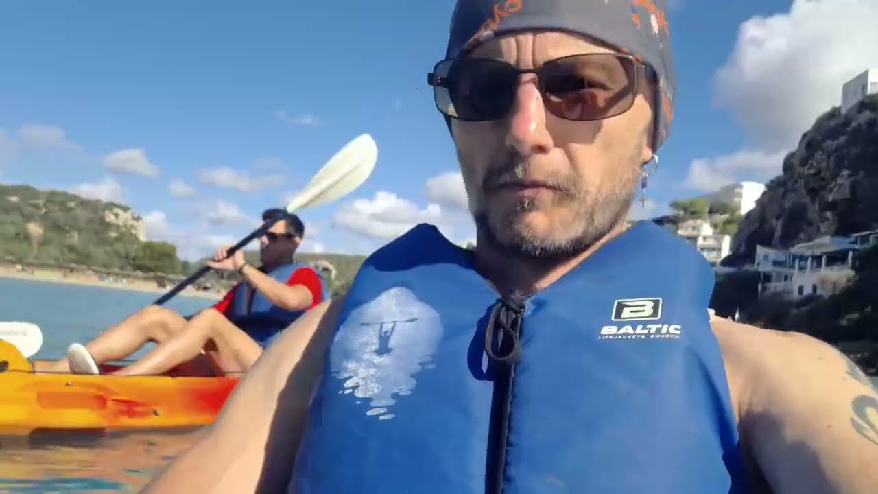 Kayaks en Cala en Porter