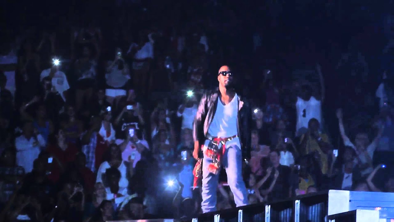Exclusive LOUD Tour Video:  Rihanna and Kanye West: All of The Lights