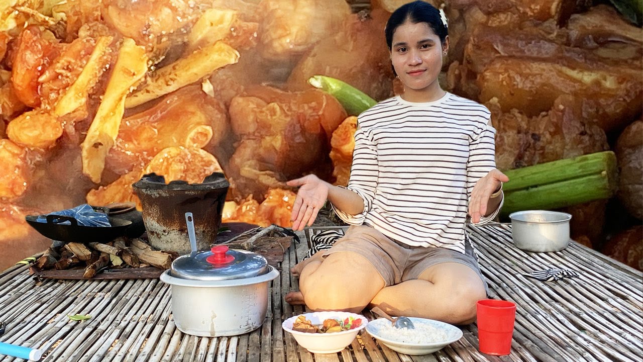 Pork feet and duck eggs in a delicious pork stew