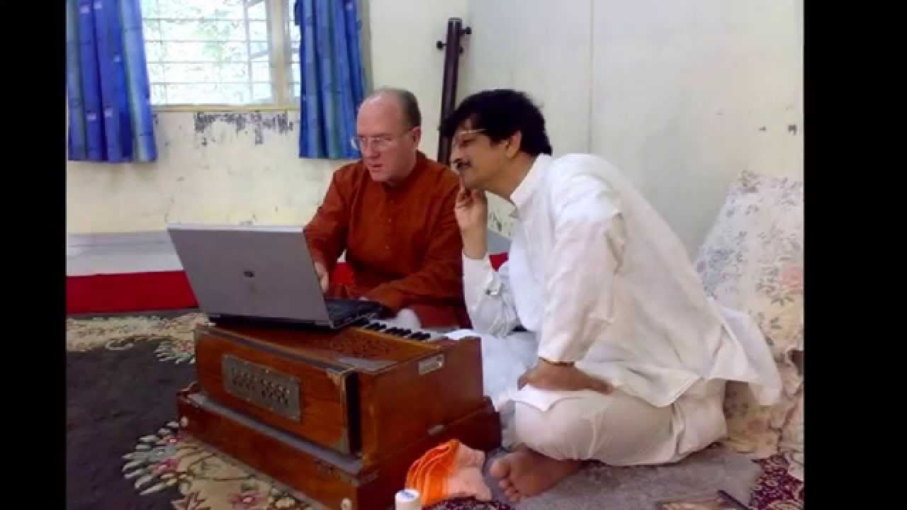 Arun Apte teaching to sing mantras correctly